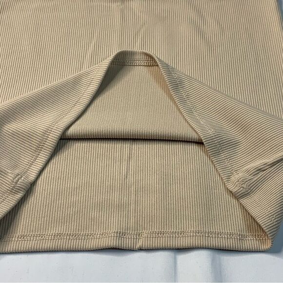 NO BOUNDARIES bundle of two tank tops - Picture 6 of 8